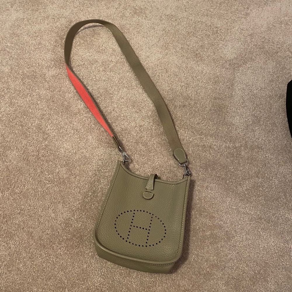 Brand new Hermès purse.